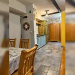 Comfortable In Betina, 52 M², Air-conditioned Apartamento