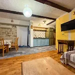 Comfortable In Betina, 52 M², Air-conditioned Apartamento *