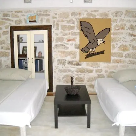 Apartman Comfortable In Betina, 52 M², Air-conditioned *