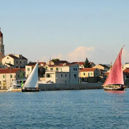 Comfortable In Betina, 52 M², Air-conditioned Apartman Betina