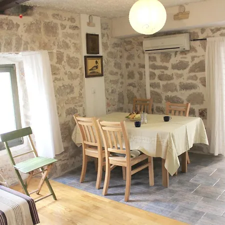 Comfortable In Betina, 52 M², Air-conditioned