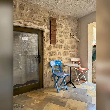 Comfortable In Betina, 52 M², Air-conditioned Apartman Betina