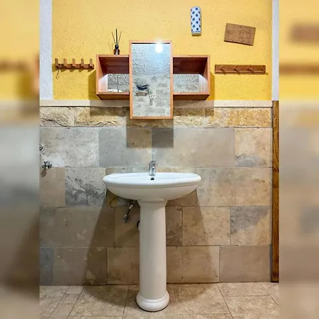 Apartman Comfortable In Betina, 52 M², Air-conditioned *