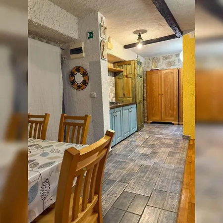 Comfortable In Betina, 52 M², Air-conditioned Apartman