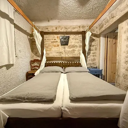 Apartman Comfortable In Betina, 52 M², Air-conditioned