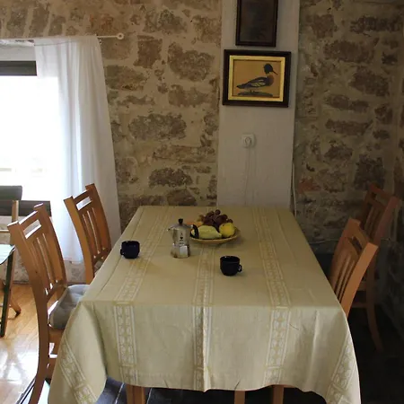 Appartement Comfortable In Betina, 52 M², Air-conditioned
