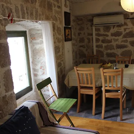 Comfortable In Betina, 52 M², Air-conditioned *