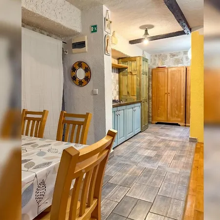 Apartmán Comfortable In Betina, 52 M², Air-conditioned *