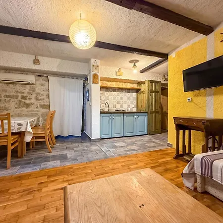 Appartement Comfortable In Betina, 52 M², Air-conditioned *