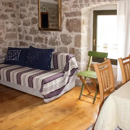 Comfortable In Betina, 52 M², Air-conditioned