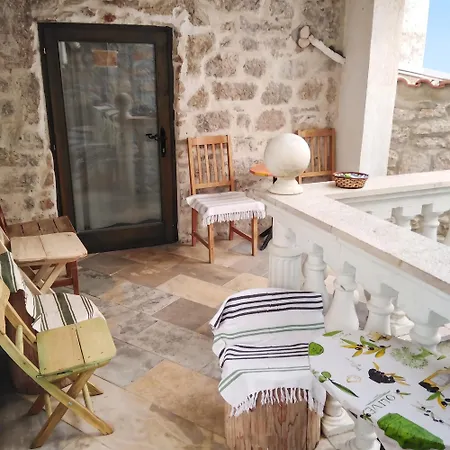 Comfortable In Betina, 52 M², Air-conditioned Appartement