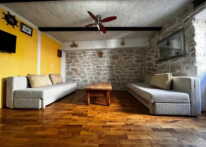 Comfortable In Betina, 52 M², Air-conditioned *