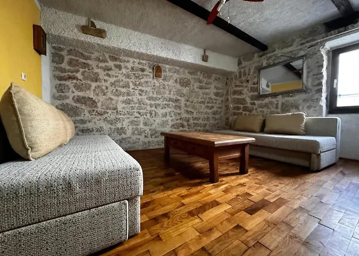 Comfortable In Betina, 52 M², Air-conditioned Apartamento *